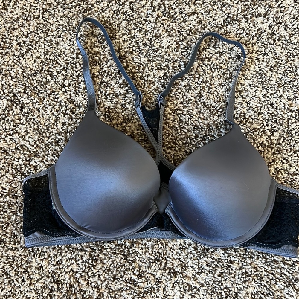 NWOT - black lace and gray bra 36A